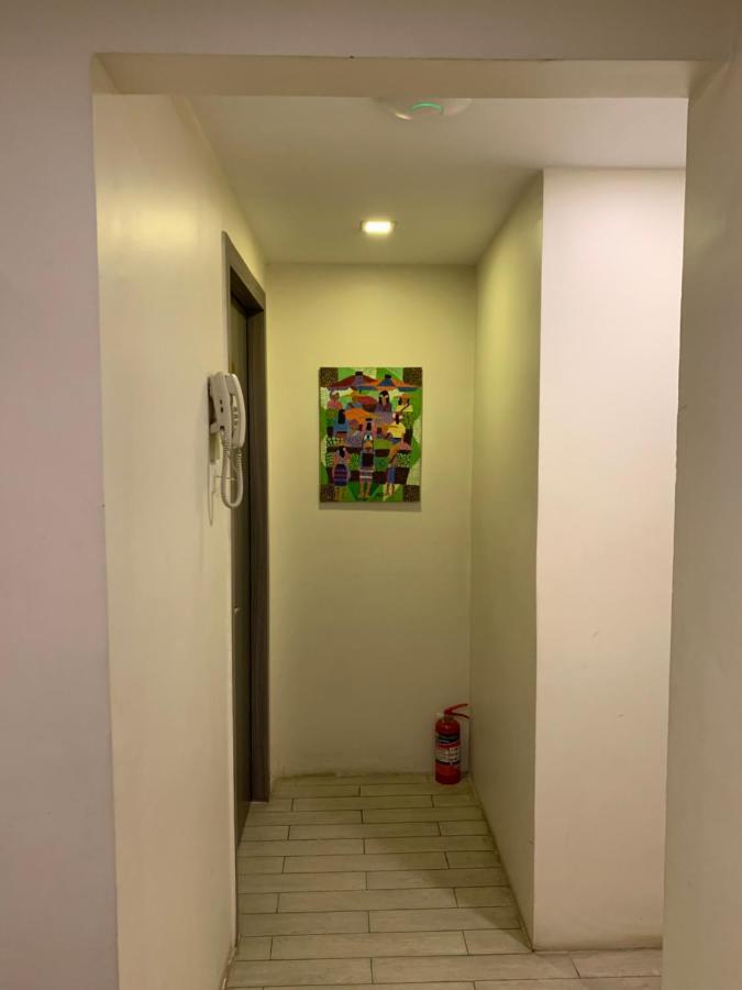 The Vibe Inn Yangon Esterno foto
